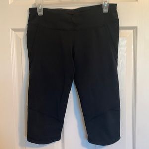 Lululemon power pace crops size 8 black